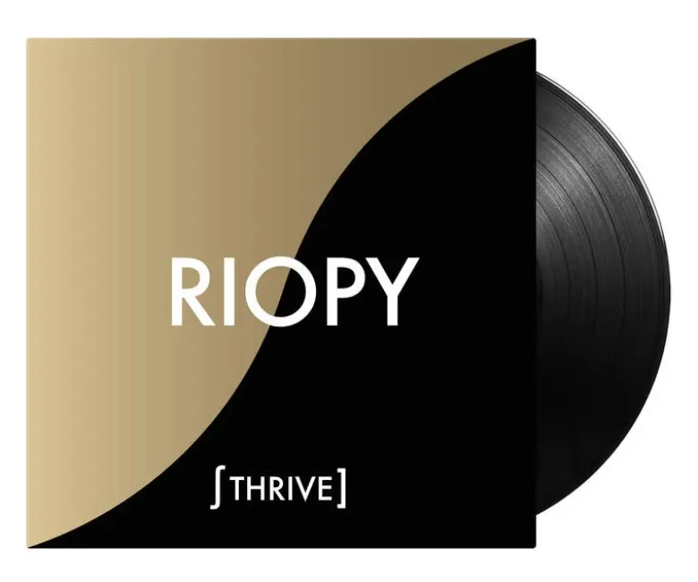Album33 T 30 CM Thrive