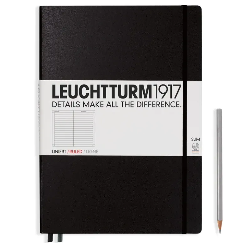 Carnet Master Slim (A4+) couverture rigide, 121 pages numérotées, ligné, noir